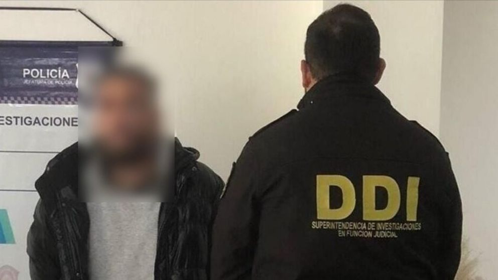 Este el sujeto que fue capturado por los investigadores policiales.