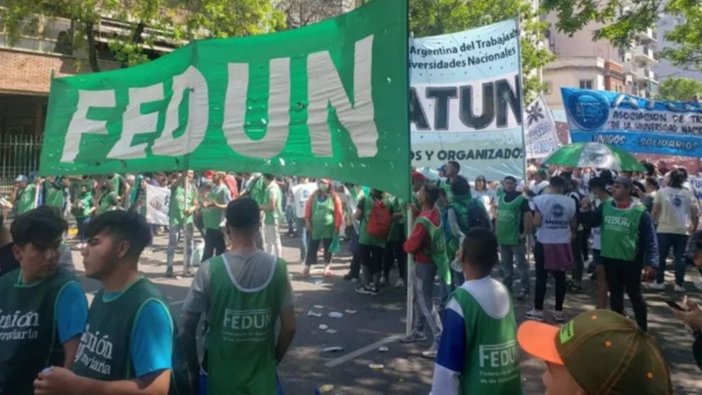 Gremios universitarios convocaron a un paro de 48 horas para la próxima semana.