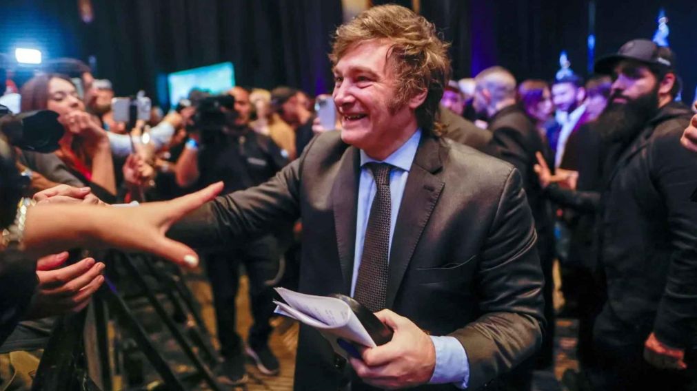 Javier Milei acorta su gira europea.