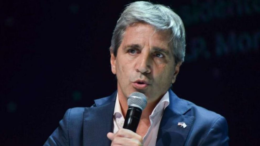 El Gobierno ampli� el Presupuesto mediante una decisi�n administrativa firmada por Caputo y Francos.
