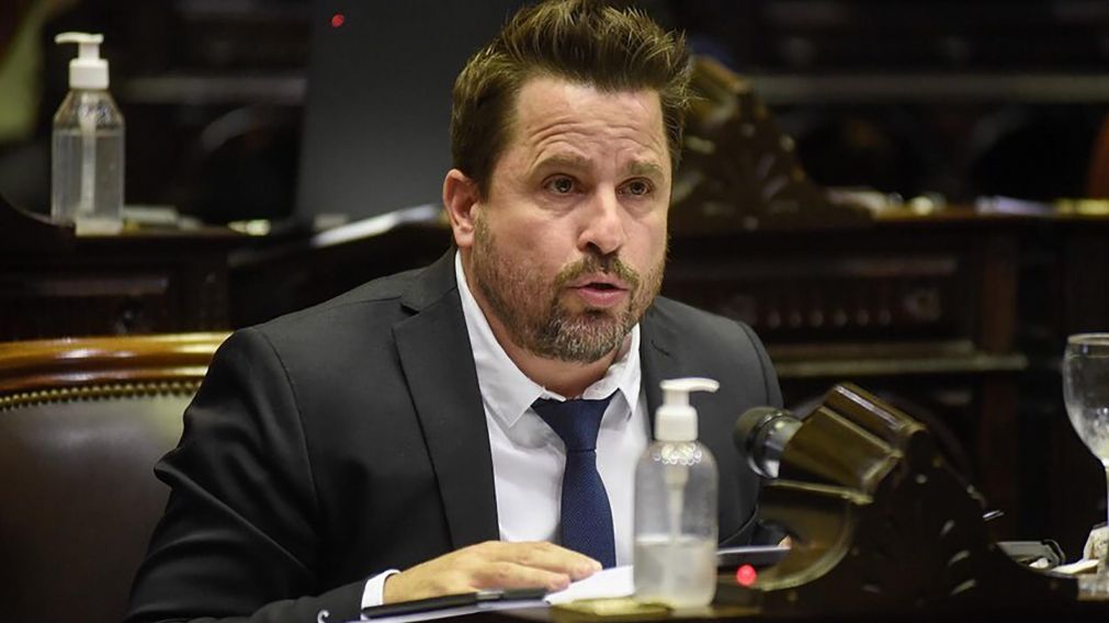 Martín Tetaz desató polémica en redes al calificar el aguinaldo como una "estafa"