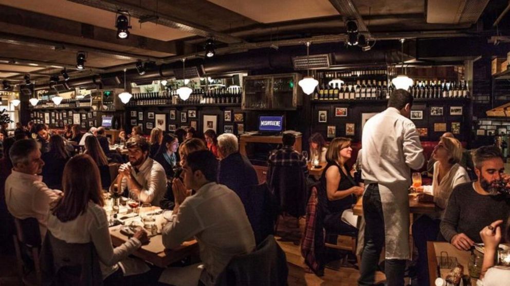 El consumo cayó un 30% en restaurantes (Imagen ilustrativa).