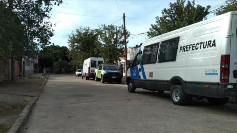 Peritos de la Prefectura Naval fueron convocados para efectuar varias diligencias.