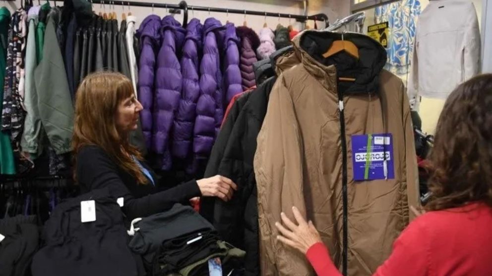 La venta de ropa cayó en algunas zonas de la ciudad, pero en otras se incrementó. (Crónica/Rubén Paredes).