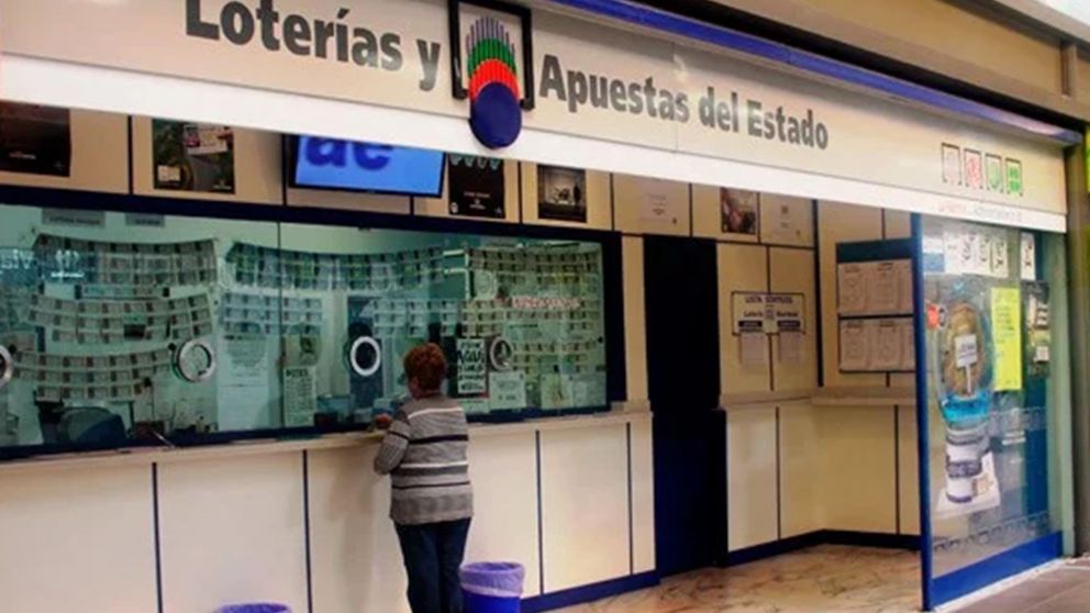 Mujer esperó años para ganar la lotería, pero ahora asegura que le da "culpa" tener tanto dinero.