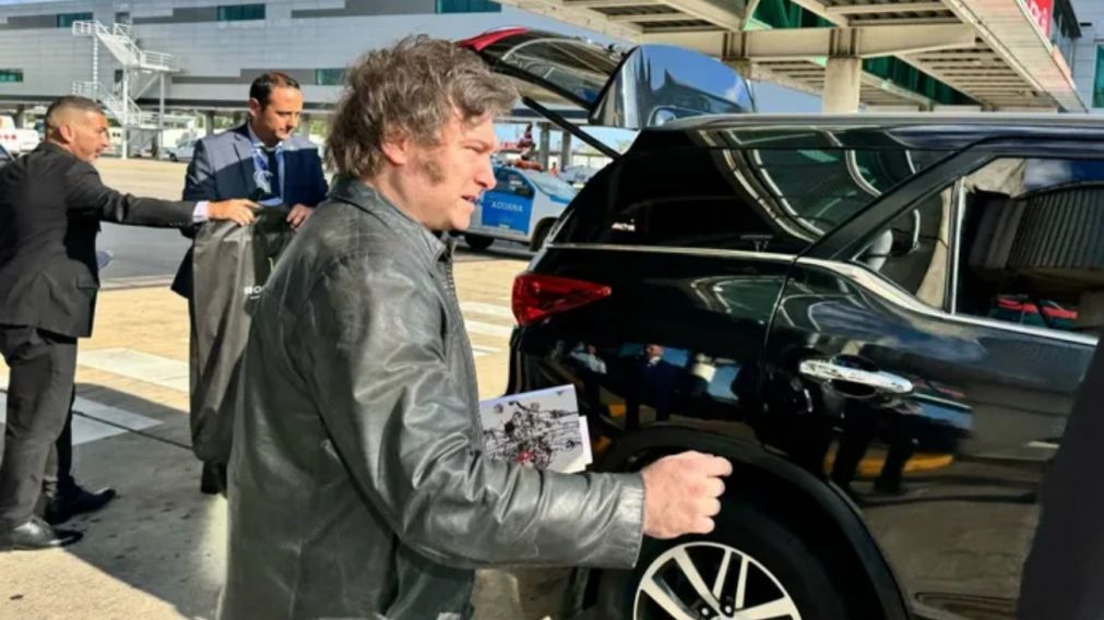 Antes de volver a la Argentina, Milei har� una escala en El Salvador para asistir a la asunci�n de Bukele, que comenzar� su segundo mandato.