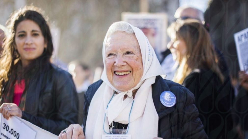 "Las Madres nunca faltamos a las movilizaciones cuando queremos pedir por nuestros derechos", dijo Nora Corti�as.