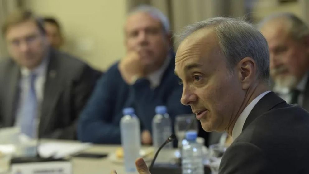 El secretario de Educación de la Nación, Carlos Torrendel, firmó el acuerdo.