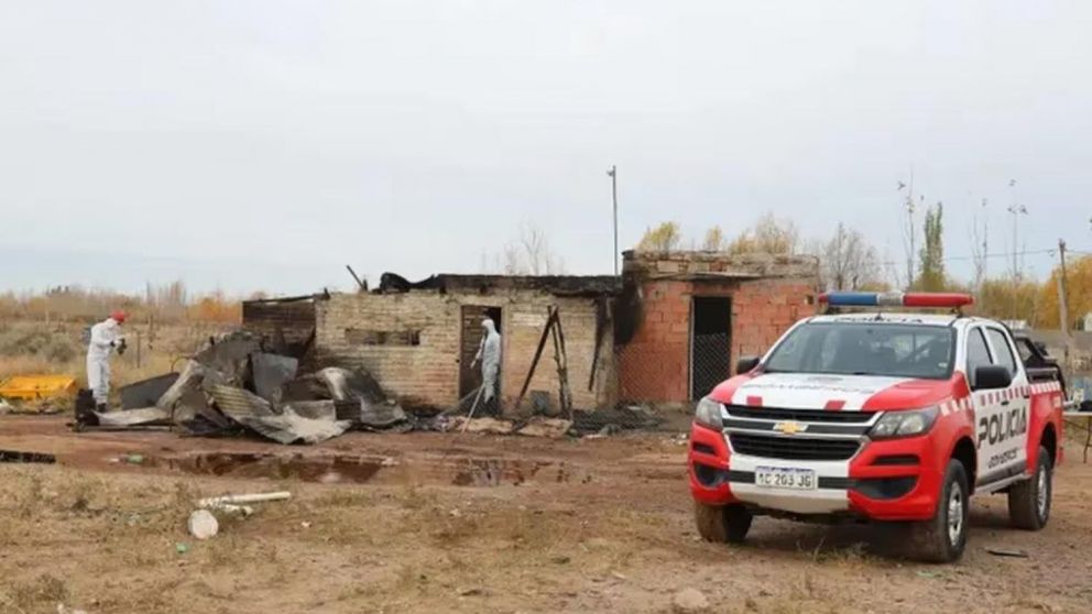 El fuego se inició cerca de las 22.30 del miércoles, cuando el chico estaba durmiendo en su habitación