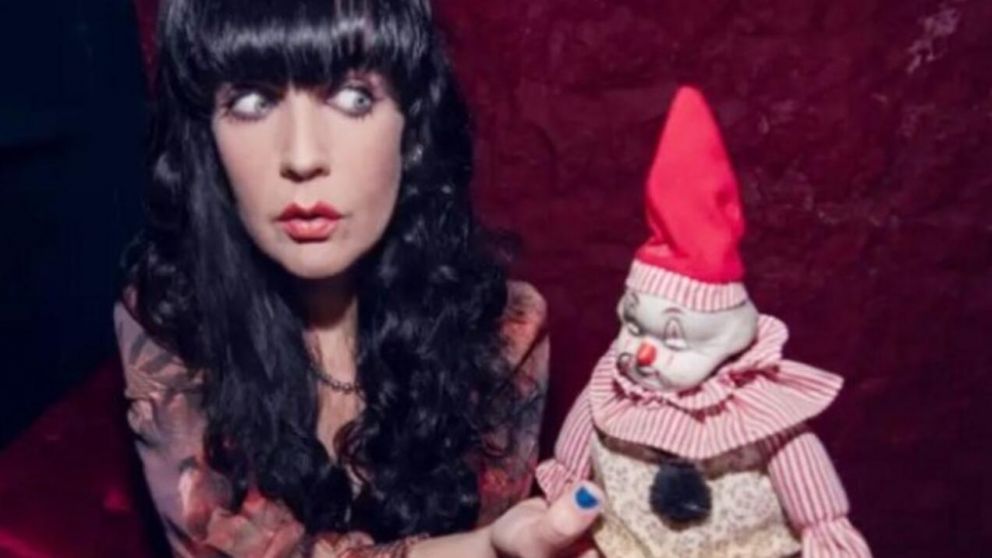 Brocarde terminó con el fantasma y ahora tiene un payaso poseído como compañero (Twitter).