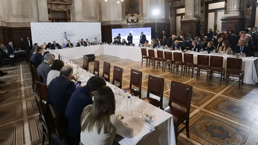 Mientras sigue buscando votos para aprobar ambos proyectos en la Cámara de Senadores, el Gobierno espera conseguir esta semana dictamen en comisiones (Archivo).