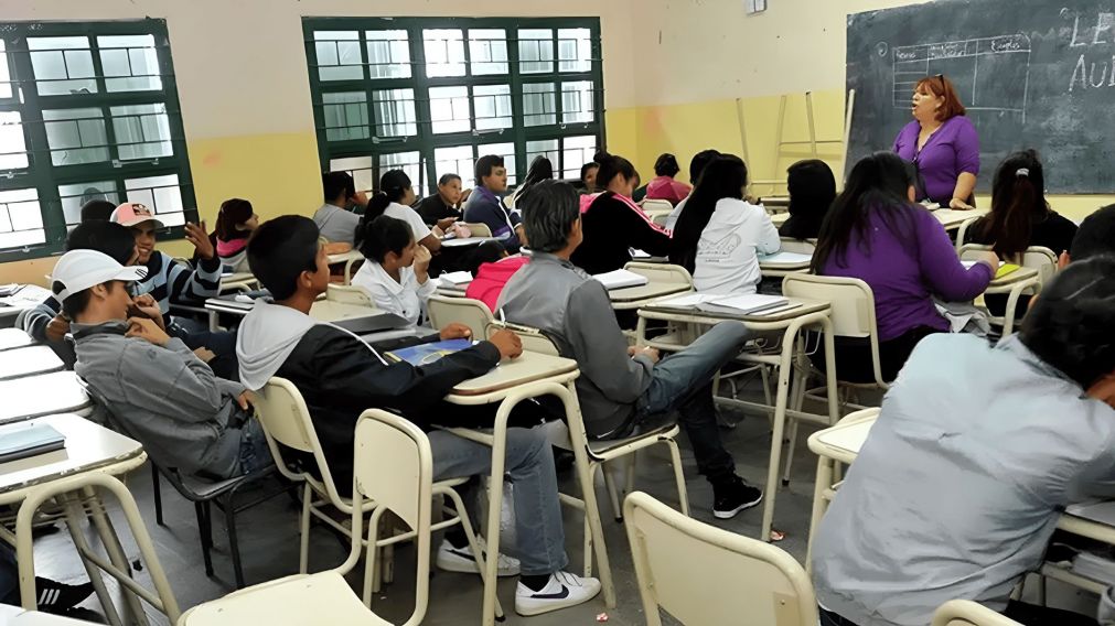 Con el frío haciéndose sentir, muchos estudiantes se preguntan cuándo llegarán las tan ansiadas vacaciones de invierno (Archivo).