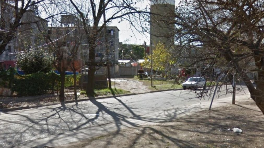 Acá, en esta esquina, se produjo el tiroteo en el que fallecieron las víctimas.