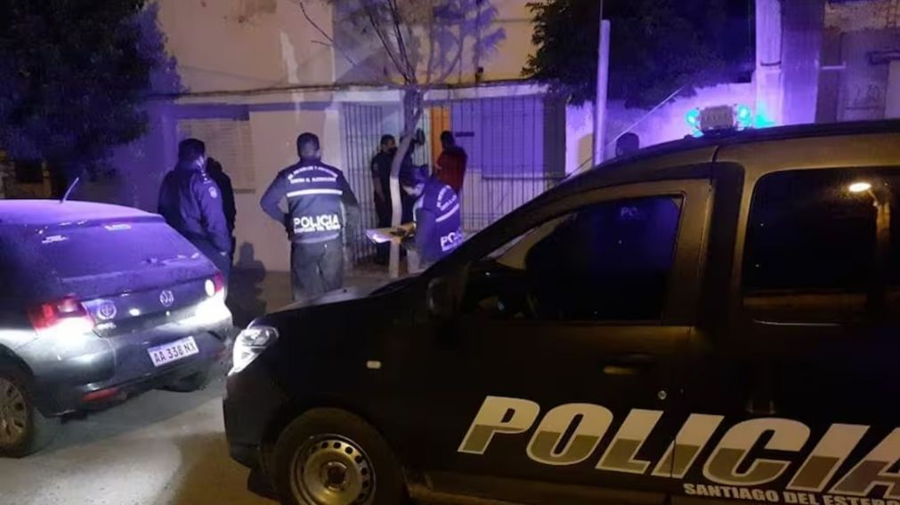 Detuvieron a una mujer acusada de prostituir a una adolescente.
