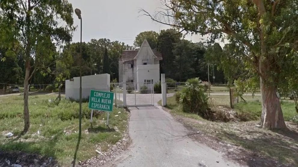 Ocho jóvenes rompieron el portón del lugar y escaparon. Gentileza El Día.