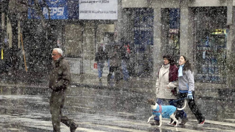 ¿Se viene la nieve en Buenos Aires? Qué dicen los datos del clima sobre el día más frío del año.