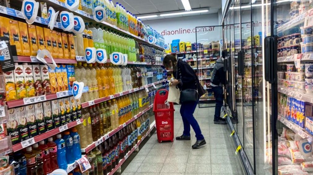 Las grandes cadenas de supermercados informaron que la caída en el consumo fue el 15%, y adelantaron un panorama poco favorable (Gentileza: EFE).