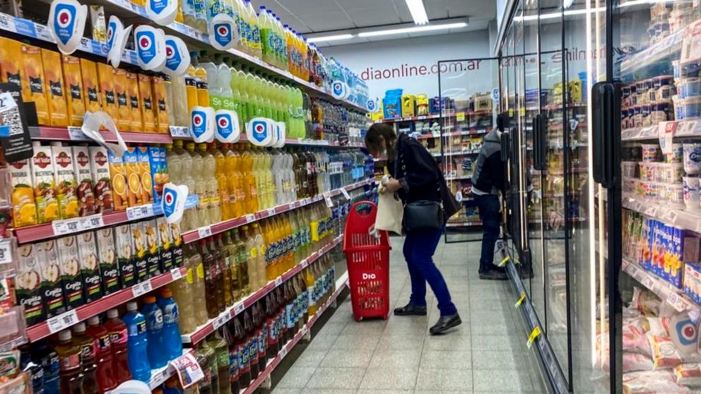 Las grandes cadenas de supermercados informaron que la caída en el consumo fue el 15%, y adelantaron un panorama poco favorable (Gentileza: EFE).
