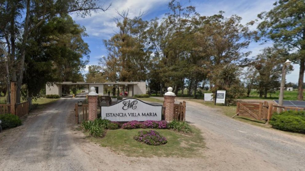 Este es uno de los accesos al country en el que se consumó el asalto.