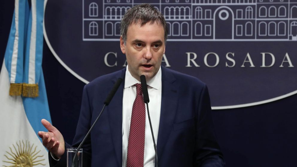 Adorni descartó que el Gobierno convoque a la paritaria nacional docente.