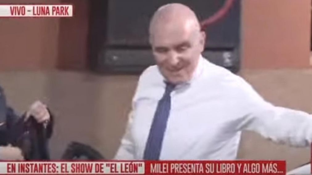 Así el diputado José Luis Espert llegaba al Luna Park.
