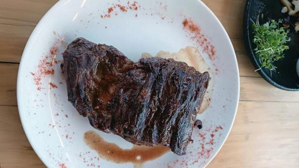 El corte de carne jugoso que reemplaza al vacío y que es furor en carnicerías.