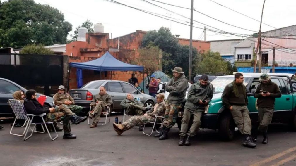 Guardaparques e infanter�a se sumaron en las �ltimas horas a las protestas en Misiones. El jueves se agregar�an los productores yerbateros.
