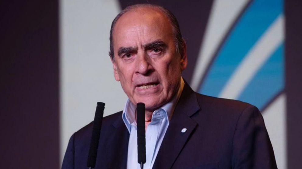 Francos confirmó la cancelación de la firma del Pacto de Mayo.