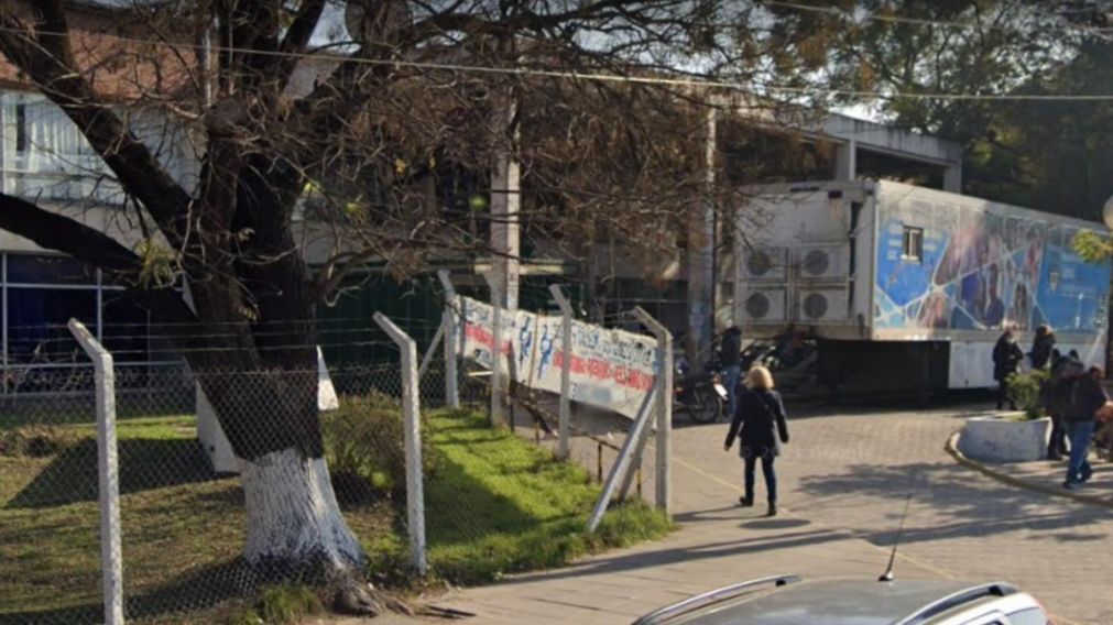La v�ctima del episodio fue atendida por los m�dicos en este hospital.