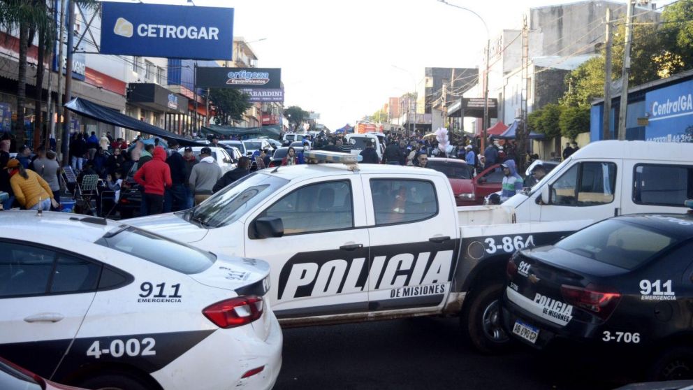 La Policía continúa con los reclamos en la capital misionera.