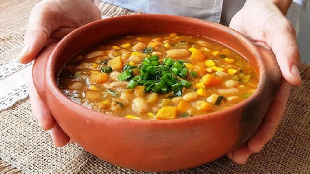 Locro criollo para el 25 de Mayo: la receta tradicional del plato argentino.