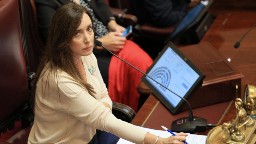 La titular del Senado, Victoria Villarruel, convalidó los aumentos del 165%.