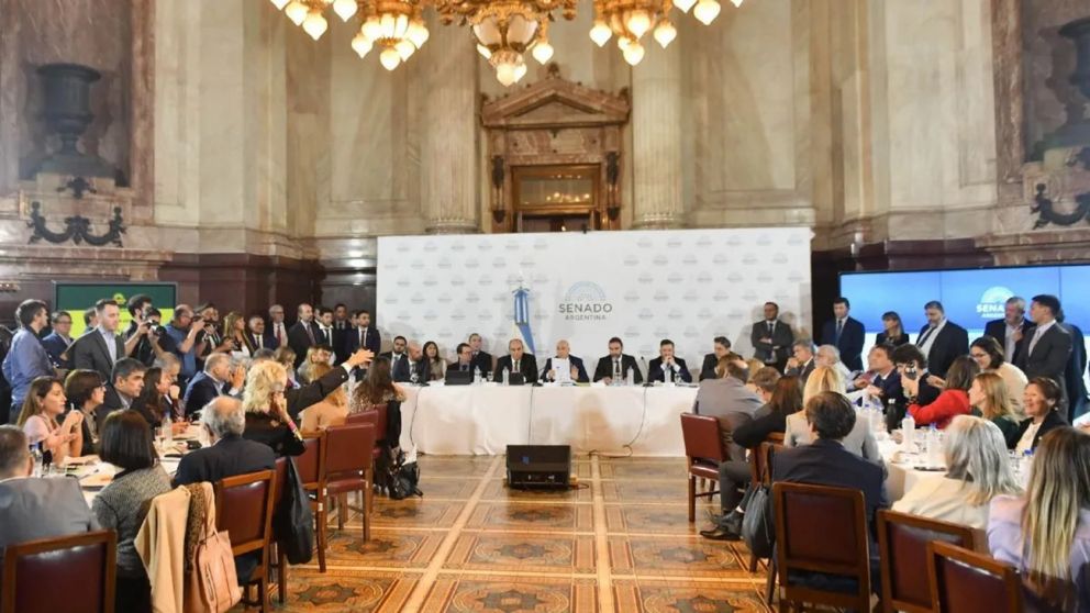 Este martes habrá una nueva ronda de expositores en el plenario de comisiones del Senado.