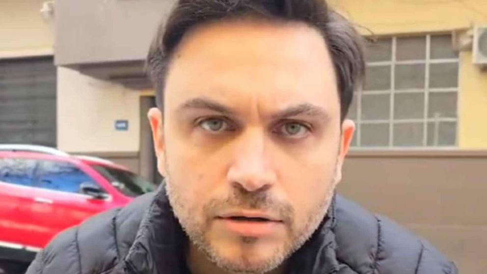 Ramiro Marra film� un video desde la puerta de la sede de UTEP y volvi� a apuntar contra Juan Grabois: "Dej� de esconderte, te fuimos a buscar"