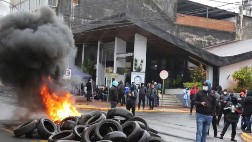 Protesta policial en Misiones: no hubo acuerdo y este lunes se esperan movilizaciones (Imagen El Territorio).