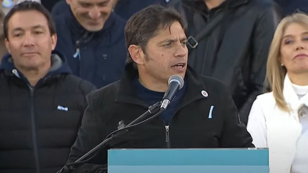 Axel Kicillof disparó contra Javier Milei: "El ajuste lo está pagando el pueblo, la clase media, la industria nacional".