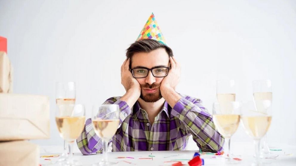 Alma de abuelo: los cuatro signos que se aburren en las fiestas.
