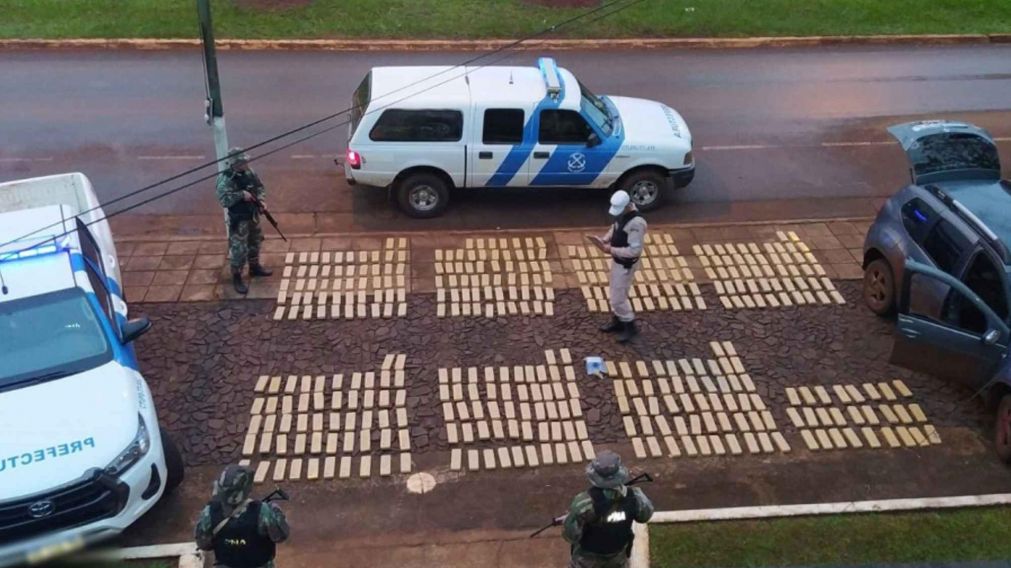 Tráfico de droga en la frontera: Prefectura incautó 367 kilos marihuana en Misiones.