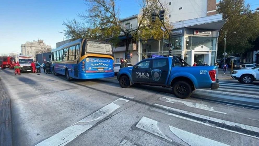 El conductor del colectivo fue trasladado a un hospital de la Ciudad en estado de�shock.