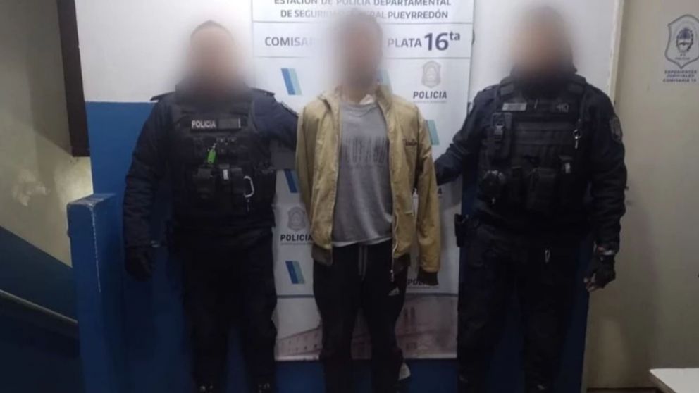 El joven atacó a su padrastro para defender a su mamá.