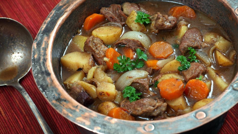 Esta receta de carne a la cacerola con papas es la fórmula para combatir la ola polar.