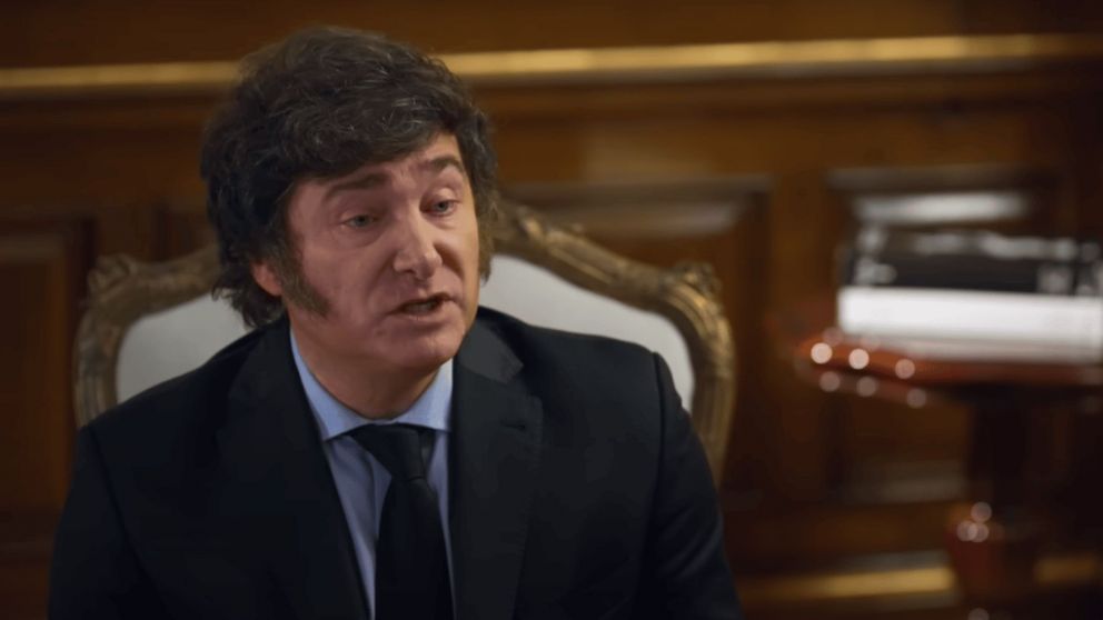 En diálogo con El Mercurio, Milei criticó públicamente el paro general que llevó a cabo la CGT el último jueves (Imagen captura BBC).