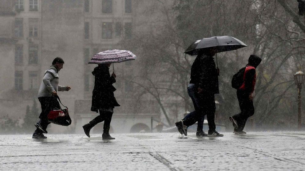 Pronóstico extendido para Ciudad y alrededores: la semana empieza con lluvias y frío.