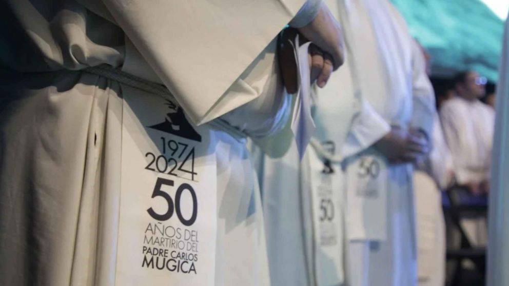 Homenaje al Padre Carlos Mugica: Francisco pidió "que la grieta se termine reconociendo errores y erradicando la exclusión".