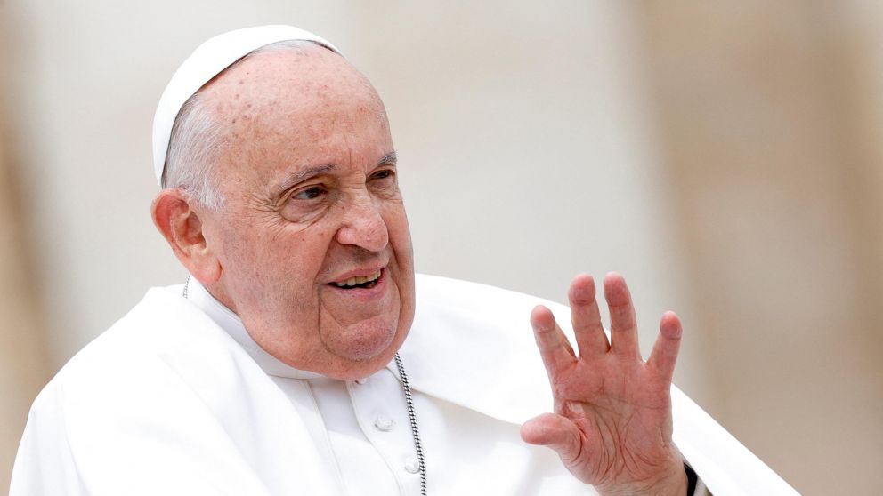 El papa Francisco leyó un mensaje dirigido al país en la tradicional audiencia de los miércoles (Foto NA).