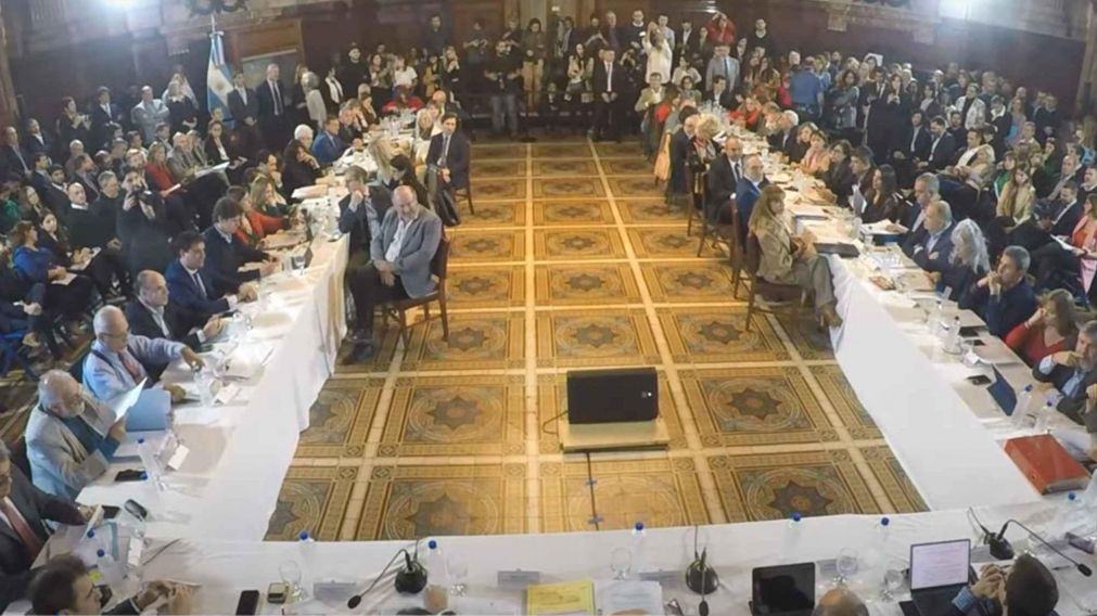 �EN VIVO! Senado: se debate la Ley Bases.