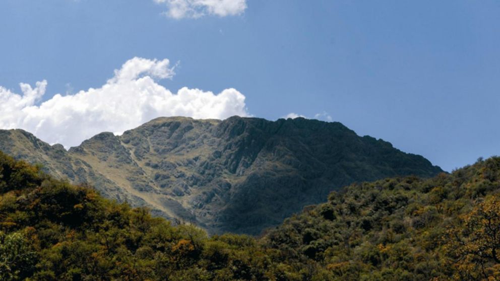El OVNI fue visto en pleno día en el Cerro Uritorco (Imagen ilustrativa).