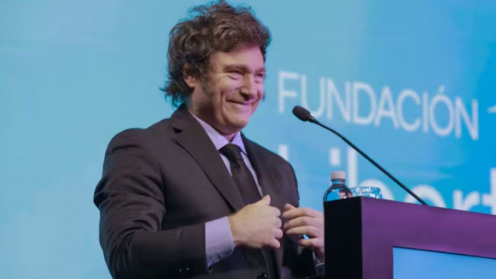 Javier Milei elogió el fallo que revocó la condena a Luis Chocobar.