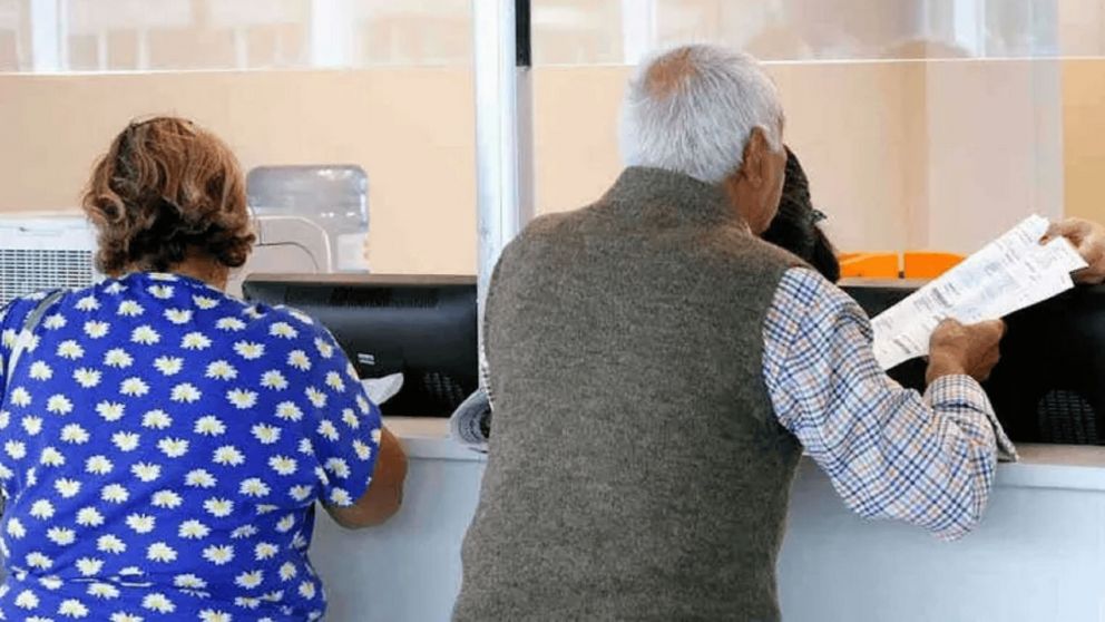 Atención jubilados: bono extra y aumento del 25% en abril. ¿Quiénes accederán a él?
