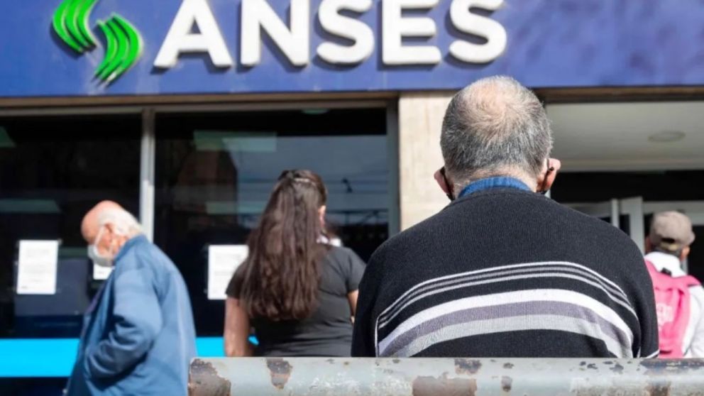 Atención jubilados: arrancó mayo y cambia el formato de pagos, ¿cómo se cobra?